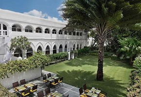 Oberoi Maidens Hotel