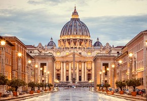 Evening Sightseeing of Illuminated Rome by Spider Vintage Car