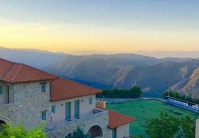 Aegli Arachova, Delphi